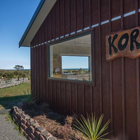Koru Beachfront Holiday Cabins & Hot Tub Barrytown Luaran gambar