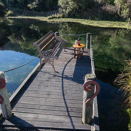Koru Beachfront Holiday Cabins & Hot Tub Barrytown Luaran gambar