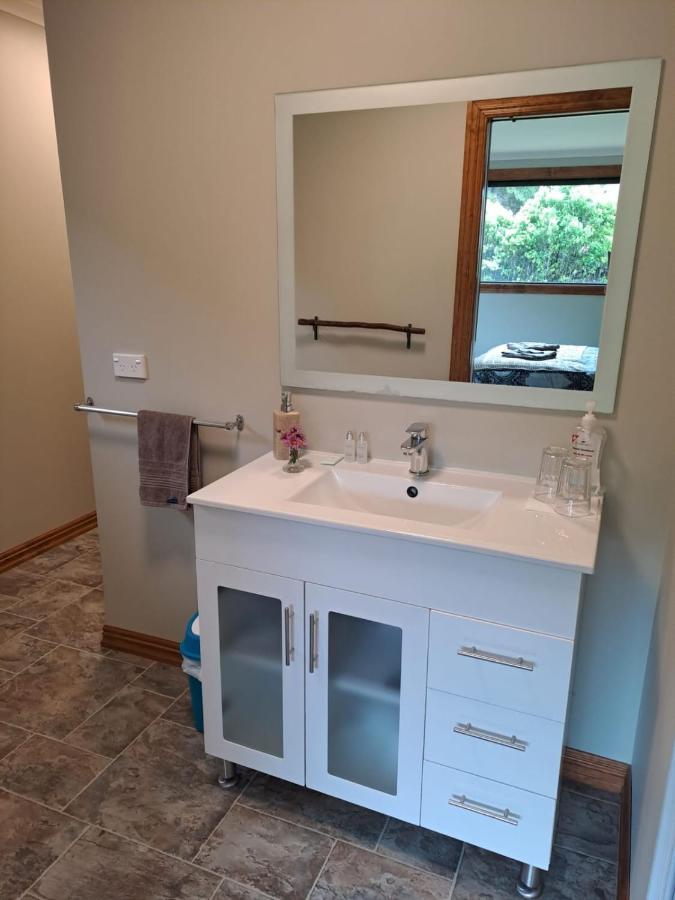 Koru Beachfront Holiday Cabins & Hot Tub Barrytown Luaran gambar