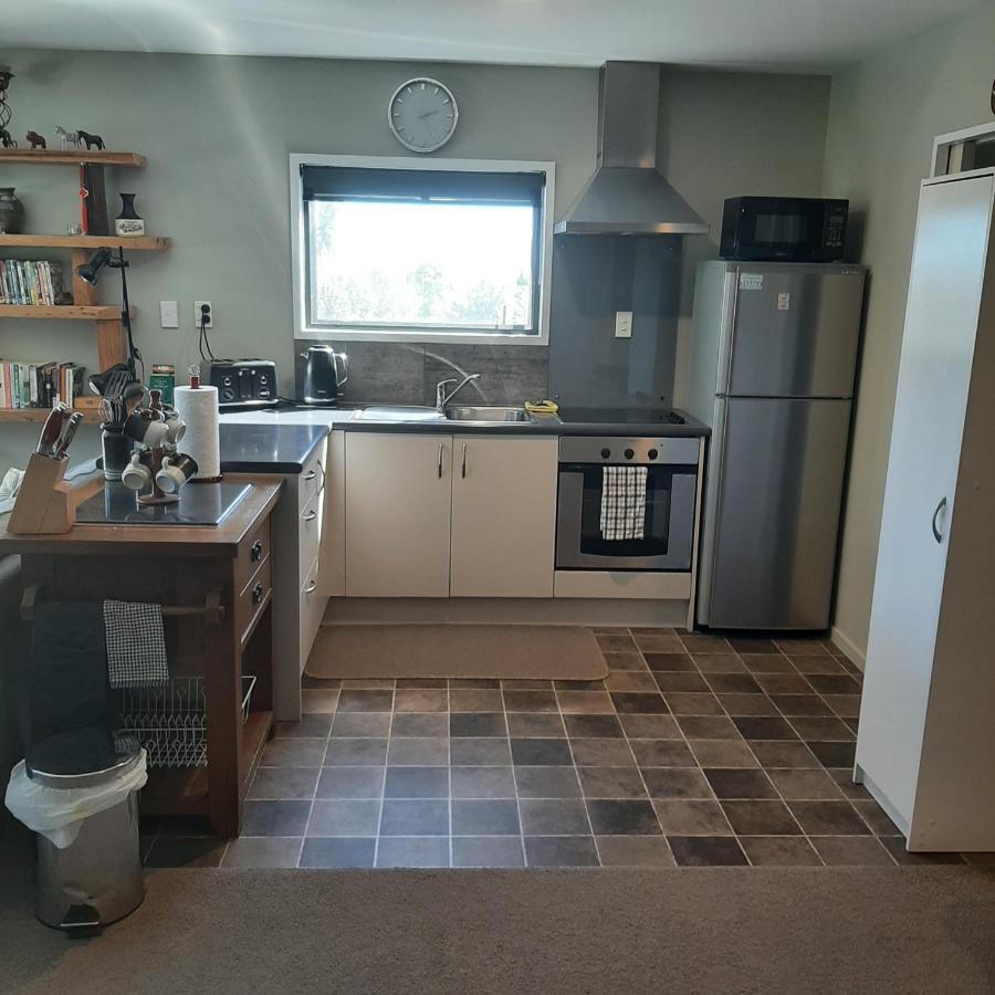 Koru Beachfront Holiday Cabins & Hot Tub Barrytown Luaran gambar