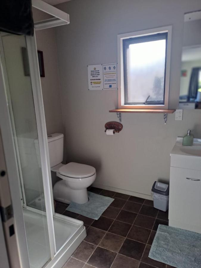 Koru Beachfront Holiday Cabins & Hot Tub Barrytown Luaran gambar