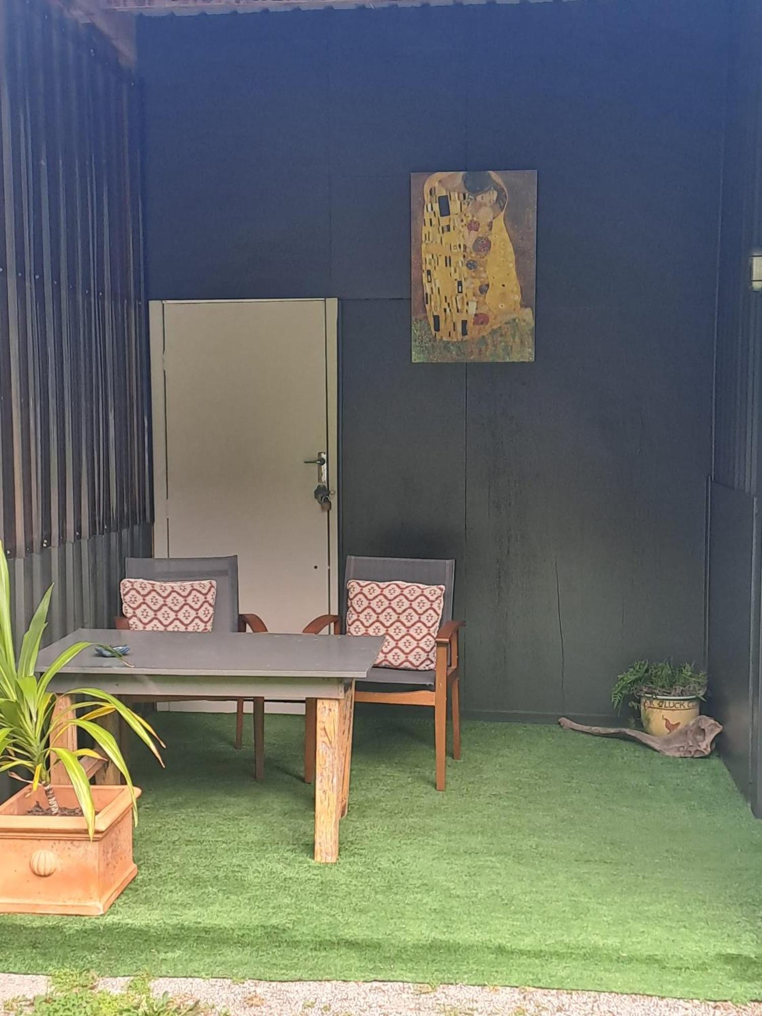 Koru Beachfront Holiday Cabins & Hot Tub Barrytown Luaran gambar