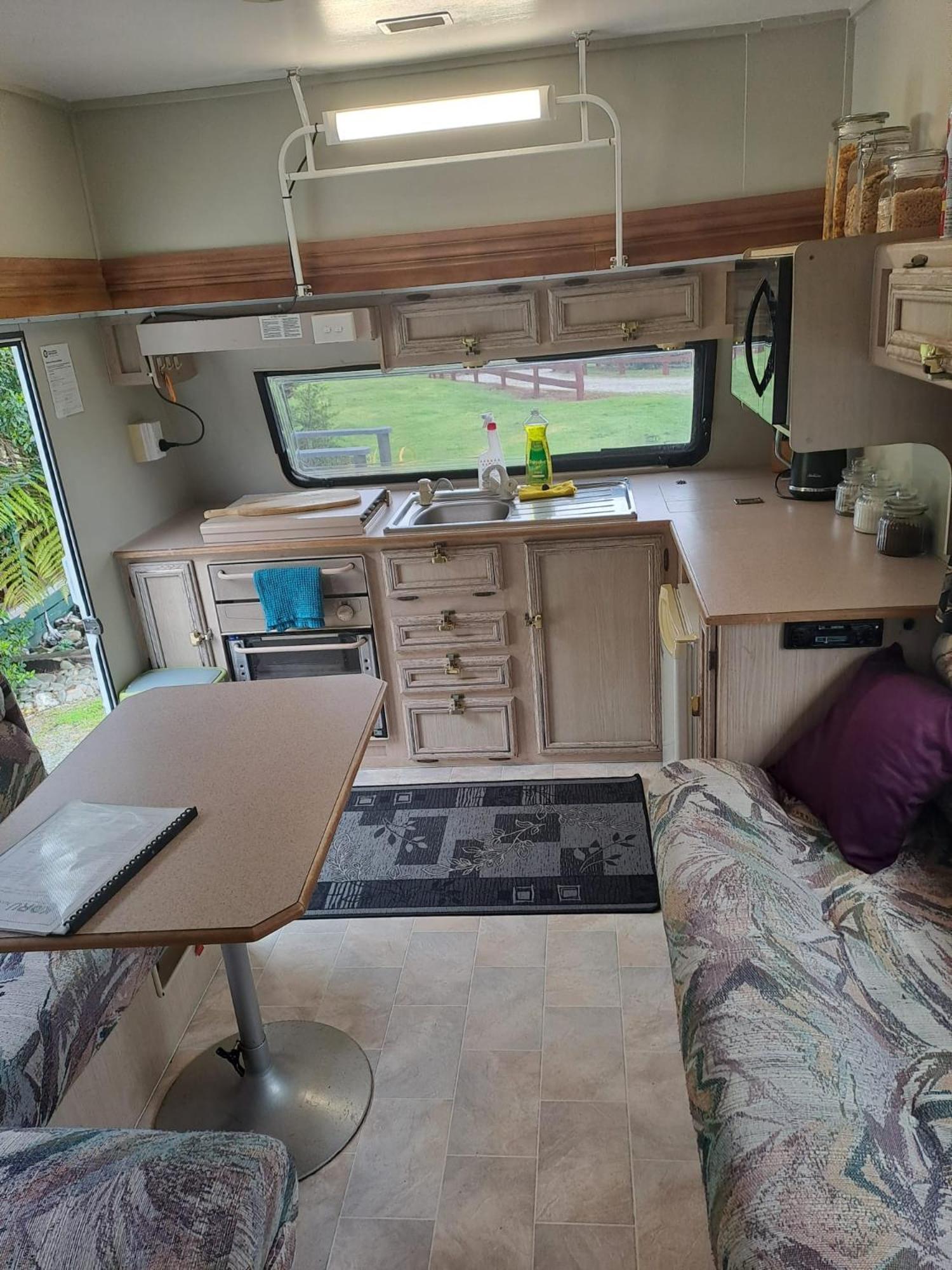 Koru Beachfront Holiday Cabins & Hot Tub Barrytown Luaran gambar