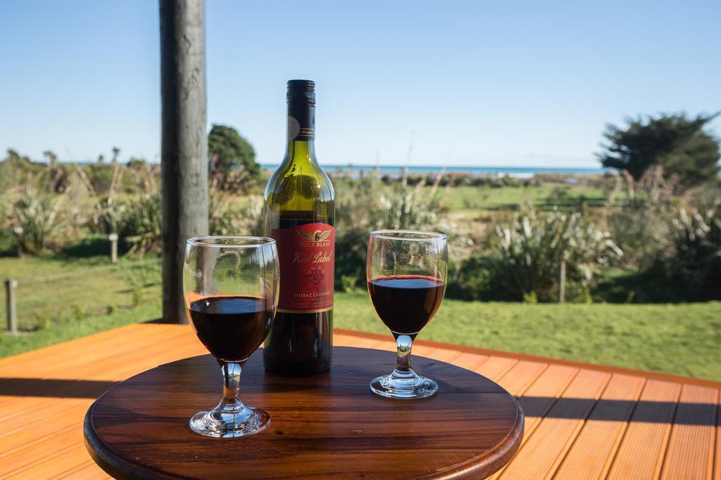 Koru Beachfront Holiday Cabins & Hot Tub Barrytown Luaran gambar