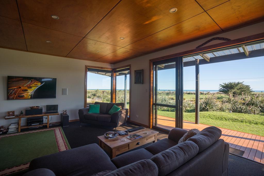 Koru Beachfront Holiday Cabins & Hot Tub Barrytown Luaran gambar