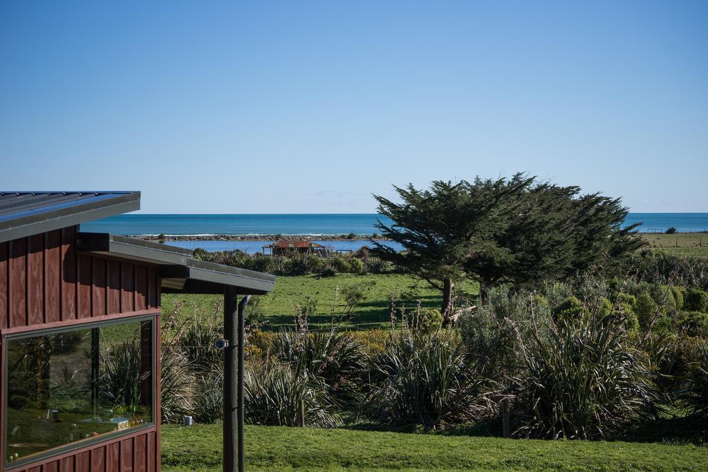 Koru Beachfront Holiday Cabins & Hot Tub Barrytown Luaran gambar
