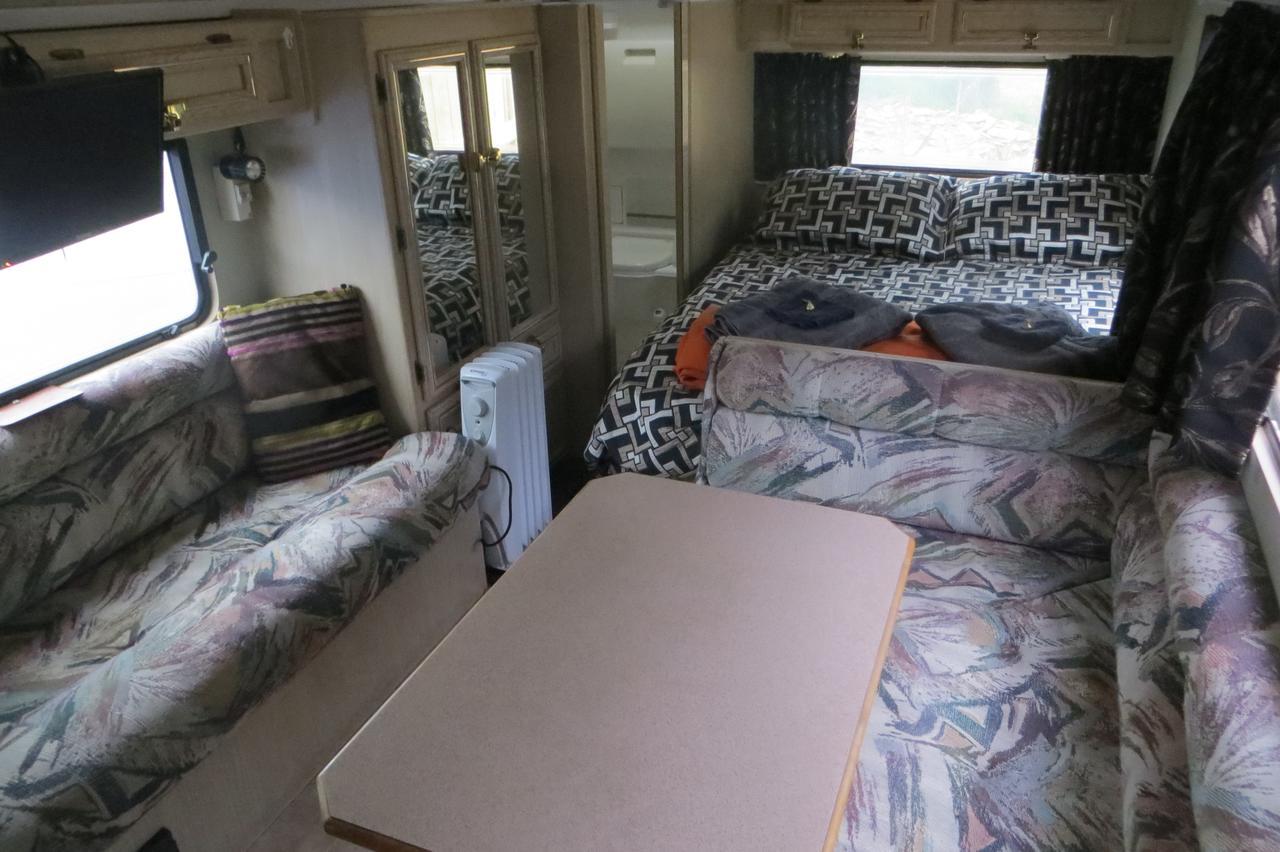 Koru Beachfront Holiday Cabins & Hot Tub Barrytown Luaran gambar