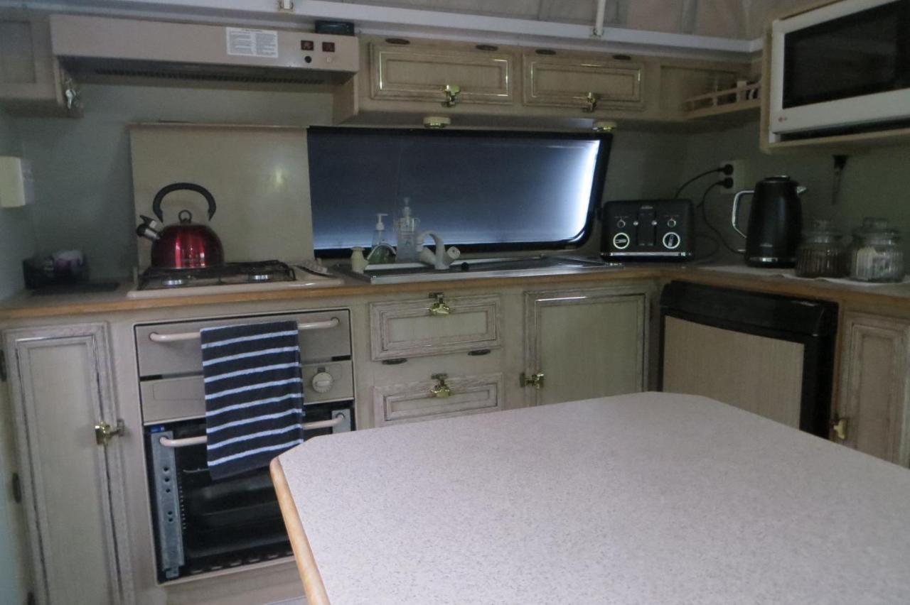 Koru Beachfront Holiday Cabins & Hot Tub Barrytown Luaran gambar